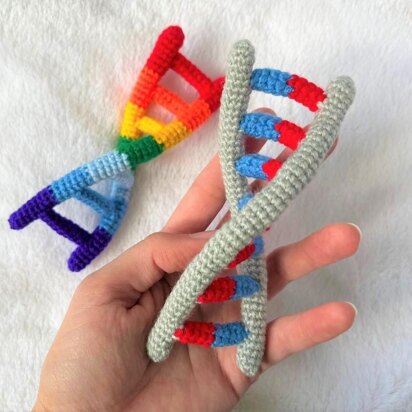 Crocheted DNA mini.