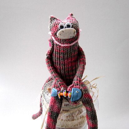 Thin cat  (knitted round)