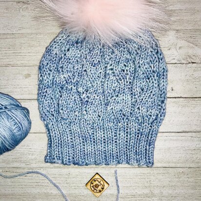 Aquamarine Waves Hat