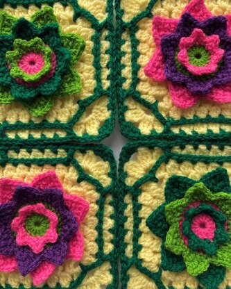 Flower square with border I by HueLaVive