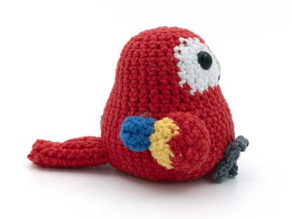 Amigurumi Scarlet Macaw