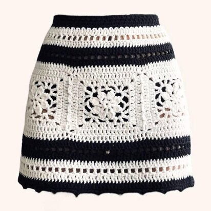 Flower lace Motif Mini Skirt