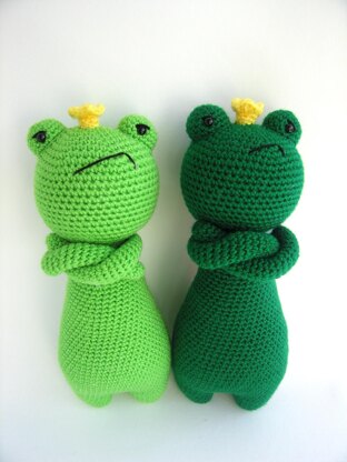 King Frog Crochet Amigurumi Pattern