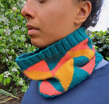 Chevrons Cowl