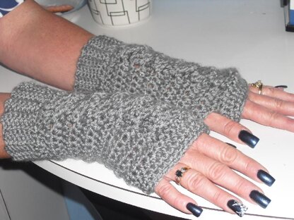 Wrapped in Kables Fingerless Gloves