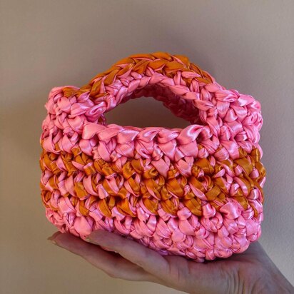 CROCHET PATTERN: Micro chunky satin bag (PDF)