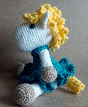 Crochet Pattern for Baby Pony Curly!