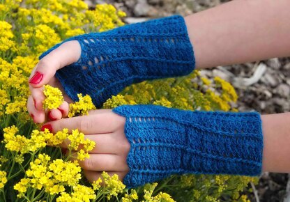 She Walks in Beauty Fingerless Gloves