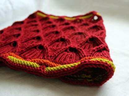 Mysteriosa Cowl