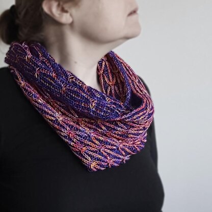 Crossbeams Cowl