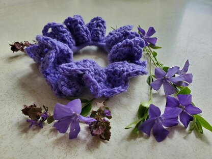 Softly Scalloped Shells Scrunchie