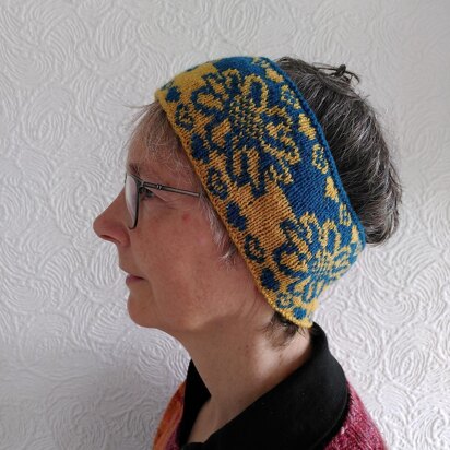 Sunflower Headband - knitting pattern