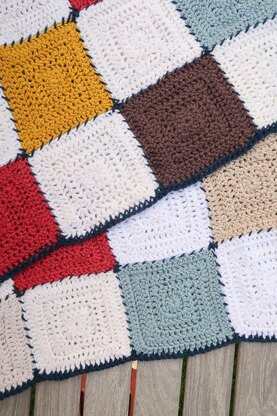 Not So Scrappy Scrap Yarn Blanket