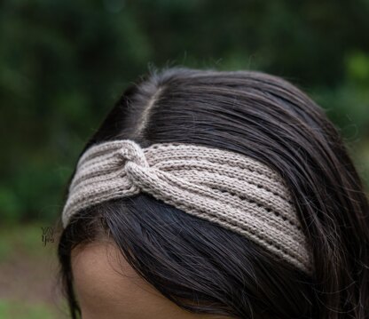 Eyelet Headband