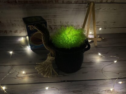 Light-up Witches Cauldron & Broomstick Chocolate Orange Cover Knitting Pattern