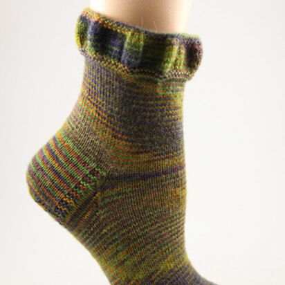 408 Ruffled Socks - Knitting Pattern for Women in Valley Yarns Franklin Hand-Dyed