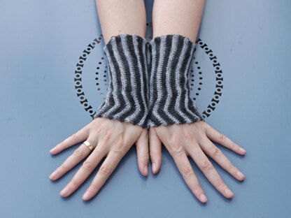 Seidenhasiges - fingerless gloves