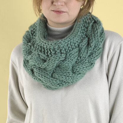 Loop de Loop Cowl - Free Knitting Pattern for Women in Paintbox Yarns Simply Super Chunky