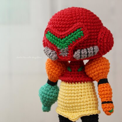 Armored Hero & Mini Metroid-Inspired Amigurumi – Fanart Crochet PDF