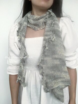 Pearlescent Shawlette