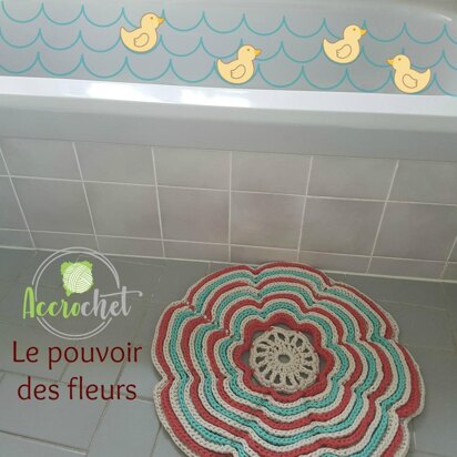 Flower Power bath mat / rug