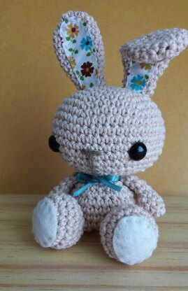 Spring Bunny, Pattern by All About Ami