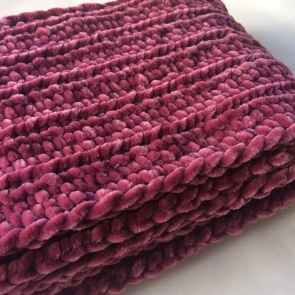 Velvet scarf from chenille yarn with corduroy texture