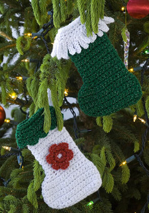 Little Stockings in Red Heart Holiday - LW1881 - Downloadable PDF