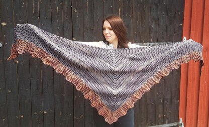 Amber viola shawl