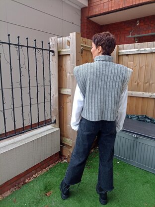 Boxy sweater vest