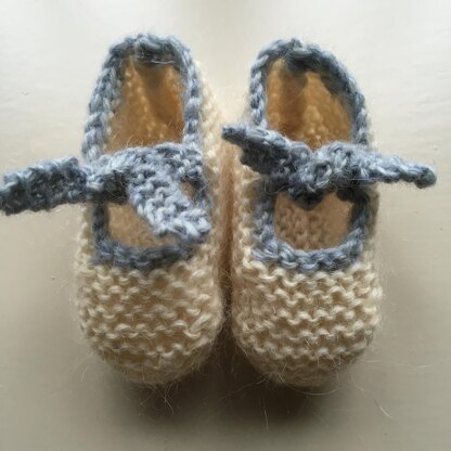 Garter Stitch Baby Bootees