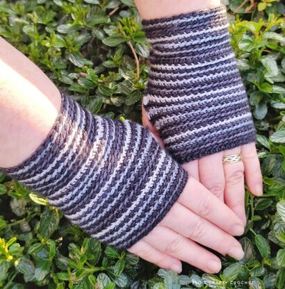 Easy Stripes Wrist Warmers