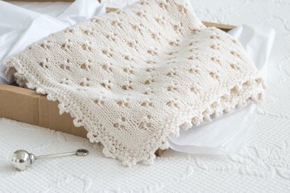 Cloverleaf Eyelet Baby Blanket