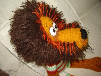 Toy Knitting Patterns -Knit Lion toy made of yarn