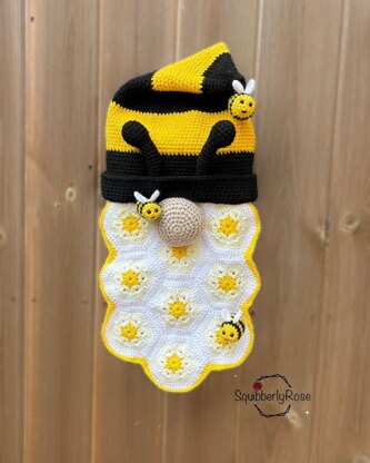 Bee Gnome Wreath