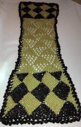 Entrelac Edged Triangle Lace Cowl with Pin