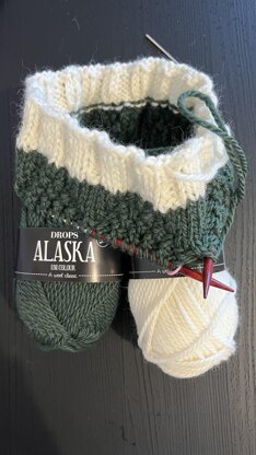 Forest Pinecone hat
