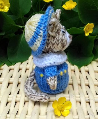 Little Easter Kitten - Creme Egg Cover