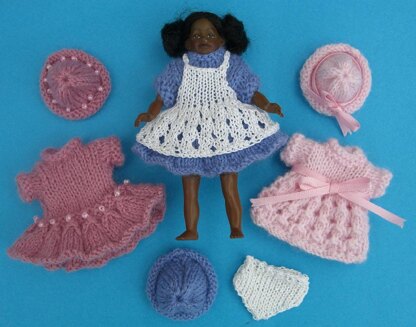 HMC18 Dresses for a girl doll of 4 inches tall in the dolls house