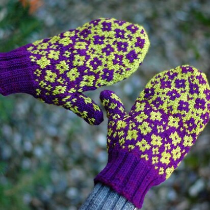 Lyrical Knits Fractured Fairy Tale Mittens PDF