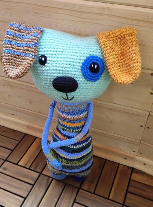 Scrap yarn dog