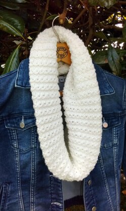 Easy Faux Cable Winter Cowl