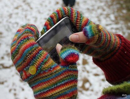 Smartphone friendly mitts