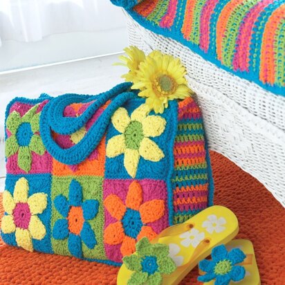 Flower Power Beach Bag in Bernat Handicrafter Cotton Solids