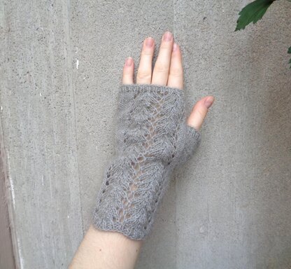 Graceful Fingerless Gloves