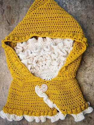 Leena hooded cowl