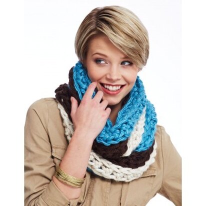 Tri Color Cowl in Bernat Mega Bulky - Downloadable PDF