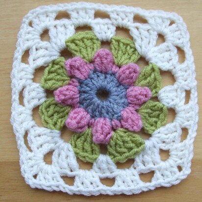 Rose Bud Granny Square