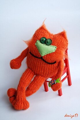 Fat Cat (knitted round)