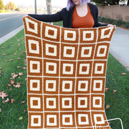 Concentric Squares Throw Blanket